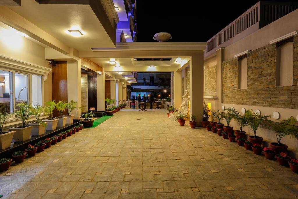 Da Yatra Courtyard Hotel Pókhara Exteriér fotografie
