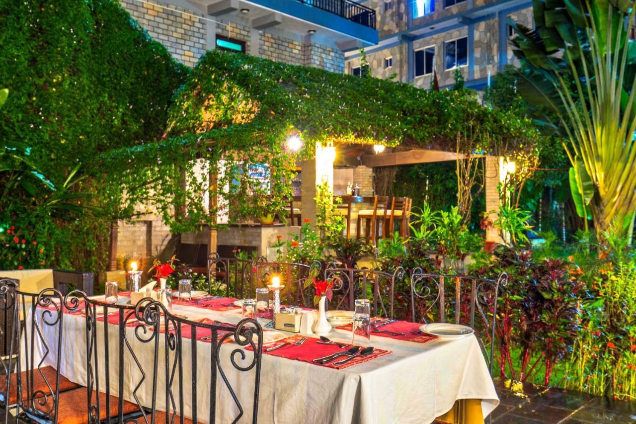 Da Yatra Courtyard Hotel Pókhara Exteriér fotografie